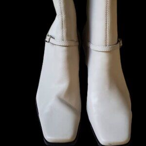 Apostrophe Delia Square Toe Ankle Boots Size 6.5